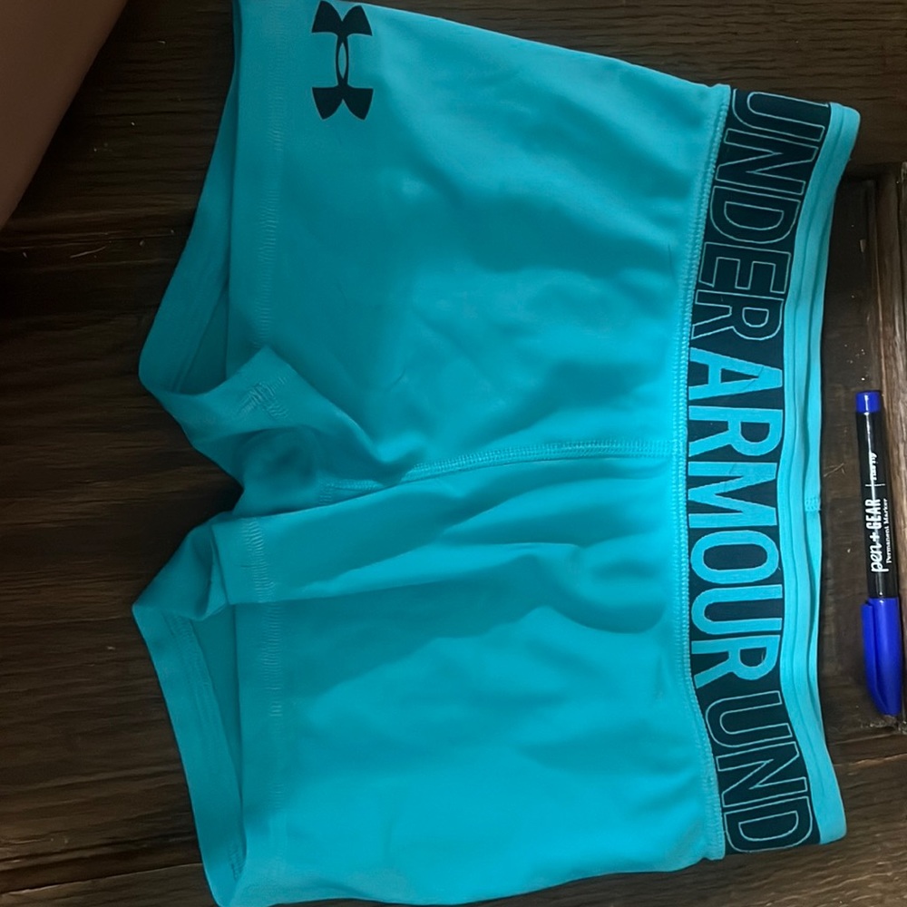 New without tags Under Armour shorts Youth Large